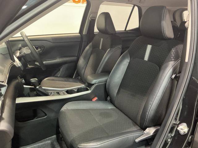 ロッキー プレミアムＧ　ＨＥＶ　バックカメラ付き　電動格納式ドアミラー　追従式クルーズコントロール　衝突被害軽減　盗難防止　衝突安全ボディ　アルミホイル　ＬＥＤライト　ＥＴＣ付　オートＬＥＤ　Ｓヒーター　ＴＶ（12枚目）