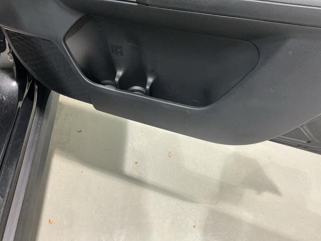 ロッキー プレミアムＧ　ＨＥＶ　バックカメラ付き　電動格納式ドアミラー　追従式クルーズコントロール　衝突被害軽減　盗難防止　衝突安全ボディ　アルミホイル　ＬＥＤライト　ＥＴＣ付　オートＬＥＤ　Ｓヒーター　ＴＶ（20枚目）