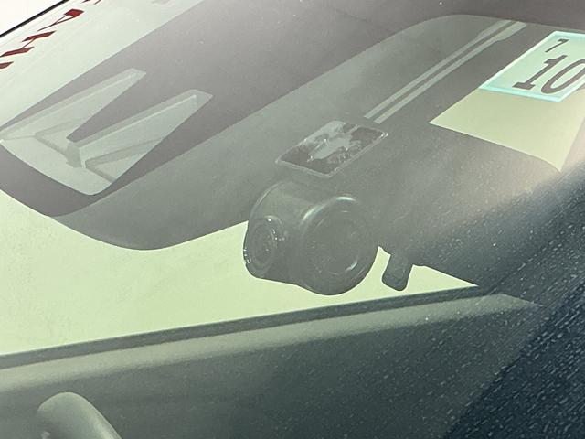 ロッキー プレミアムＧ　ＨＥＶ　バックカメラ付き　電動格納式ドアミラー　追従式クルーズコントロール　衝突被害軽減　盗難防止　衝突安全ボディ　アルミホイル　ＬＥＤライト　ＥＴＣ付　オートＬＥＤ　Ｓヒーター　ＴＶ（42枚目）