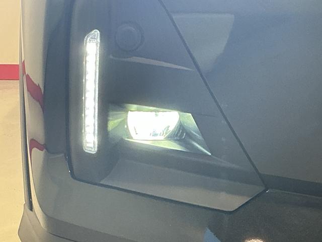 ロッキー プレミアムＧ　ＨＥＶ　バックカメラ付き　電動格納式ドアミラー　追従式クルーズコントロール　衝突被害軽減　盗難防止　衝突安全ボディ　アルミホイル　ＬＥＤライト　ＥＴＣ付　オートＬＥＤ　Ｓヒーター　ＴＶ（44枚目）