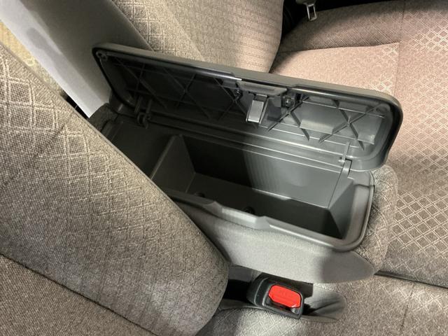 タント X アイドリングストップ車 ブレーキサポート 電動ミラー スマートキーシステム LEDライト キーレスキー 車線逸脱警報 オートハイビーム 片側電動両側スライドドア 盗難警報装置 Pソナー(30枚目)