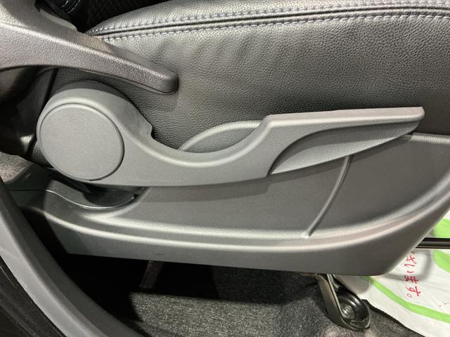 タント カスタムX 衝突軽減ブレーキ リアコーナーセンサー 車線逸脱防止 アイドリングストップ機能 盗難警報装置 LED ワンオーナー キーレスエントリー 前席シートヒーター オートLED 電動格納ミラー スマキー(16枚目)