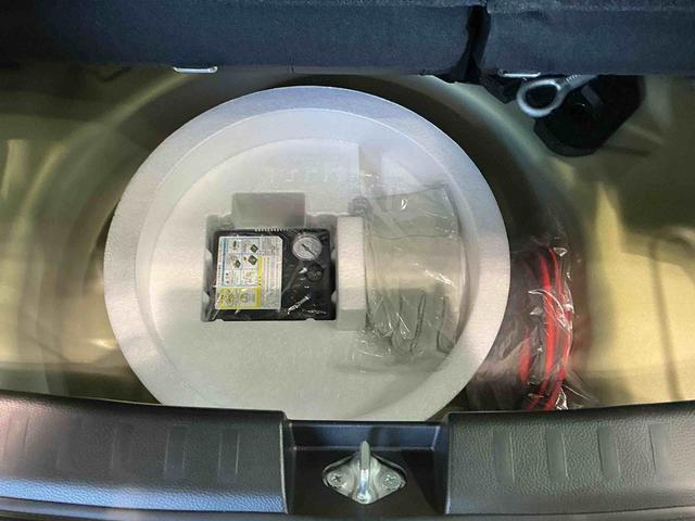 スイフト スタイル-DJE ナビTV オートクルーズ キーフリーシステム Wエアバック アルミホイール 盗難防止システム 衝突安全ボディ ABS インテリキー メモリーナビゲーション 横滑り防止システム 電動ミラー I-STOP(19枚目)