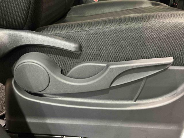 中古車をお選びいただく際に気になる走行距離や修復歴などに加えてキズ・凹みの有無・状態や消耗品の交換、今までの整備状況が　“ダイハツ認定中古車カルテ”でわかります。