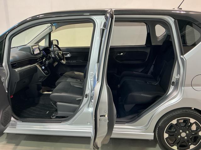 ムーヴ カスタム　ＲＳ　ハイパーＳＡＩＩ　電格ミラー　ＬＥＤヘットライト　横滑り防止機能　ＥＴＣ車載器　アイドルストップ　ターボ　車線逸脱警報　キーフリー　オートライト　ナビＴＶ　ベンチシート　デュアルエアバッグ　エアバッグ　ＡＢＳ（8枚目）