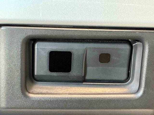 ムーヴ Ｘ　ＳＡＩＩ　衝突被害軽減Ｂ　盗難防止　ナビＴＶ　レーンキープアシスト　電動格納ミラー　横滑り防止装置　助手席エアバッグ　ベンチシート　キーレス　衝突安全ボディ　スマキー　ＡＢＳ　アルミホイール　運転席エアバッグ（9枚目）