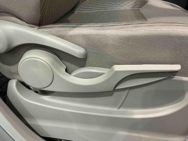 ムーヴ Ｘ　ＳＡＩＩ　衝突被害軽減Ｂ　盗難防止　ナビＴＶ　レーンキープアシスト　電動格納ミラー　横滑り防止装置　助手席エアバッグ　ベンチシート　キーレス　衝突安全ボディ　スマキー　ＡＢＳ　アルミホイール　運転席エアバッグ（42枚目）