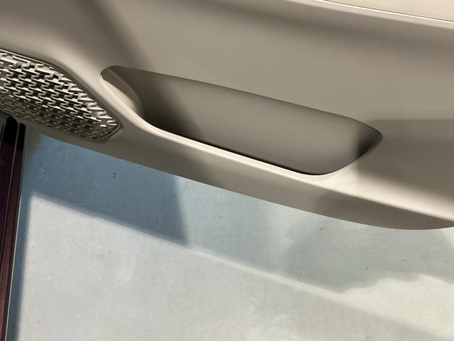 ムーヴ Ｌ　ＳＡＩＩＩ　電動格納・電動ミラー　ＡＵＴＯライト　車線逸脱　ＶＳＣ　ｉ－ＳＴＯＰ　盗難防止　キーレスエントリーシステム　Ｗエアバッグ　バックモニター　ハイビームアシスト　フロントベンチシート（20枚目）