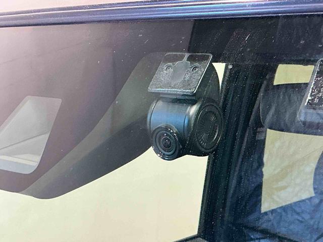 タント カスタムＸスタイルセレクション　ブレーキサポート　電動格納式ドアミラー　パーキングセンサー　レーンキープ　ＡＵＴＯライト　Ｉストップ　ナビＴＶ　ＬＥＤライト　スマートキー　ＥＴＣ　ドライブレコーダー　アルミ　メモリーナビ（4枚目）