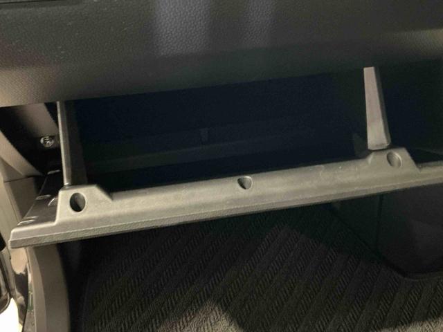 トール カスタムＧ　パノラマモニター　助手席エアバッグ　ＬＥＤライト　キーレス　Ｉストップ　電格ミラー　ハイビームアシスト　Ａライト　イモビ　前席シートヒーター　ＥＳＣ　ＥＴＣ　エアバック（13枚目）