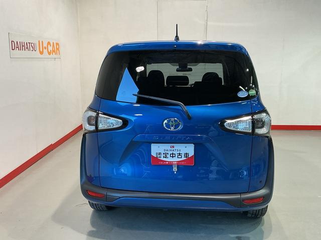 シエンタ Ｇ　ナビ・ＴＶ　スマートキープッシュスタート　電動格納式ドアミラー　アイドリングＳ　リアカメラ　　衝突安全ボディ　ＥＴＣ　運転席エアバック　キーフリーシステム　ＡＢＳ　社外アルミホイール（4枚目）