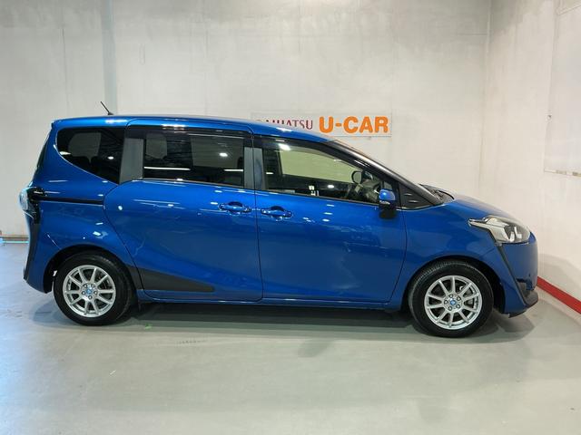 シエンタ Ｇ　ナビ・ＴＶ　スマートキープッシュスタート　電動格納式ドアミラー　アイドリングＳ　リアカメラ　　衝突安全ボディ　ＥＴＣ　運転席エアバック　キーフリーシステム　ＡＢＳ　社外アルミホイール（5枚目）