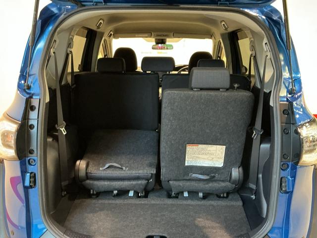 シエンタ Ｇ　ナビ・ＴＶ　スマートキープッシュスタート　電動格納式ドアミラー　アイドリングＳ　リアカメラ　　衝突安全ボディ　ＥＴＣ　運転席エアバック　キーフリーシステム　ＡＢＳ　社外アルミホイール（16枚目）