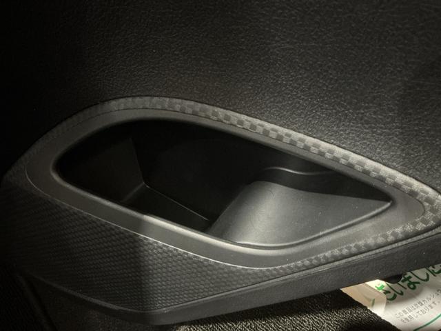 シエンタ Ｇ　ナビ・ＴＶ　スマートキープッシュスタート　電動格納式ドアミラー　アイドリングＳ　リアカメラ　　衝突安全ボディ　ＥＴＣ　運転席エアバック　キーフリーシステム　ＡＢＳ　社外アルミホイール（23枚目）