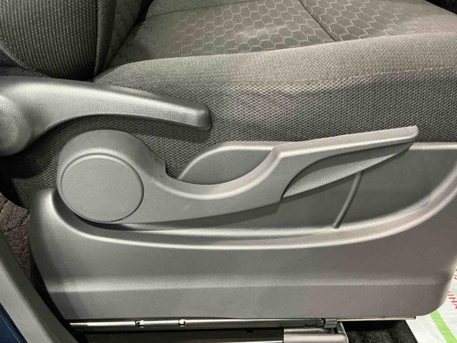 中古車をお選びいただく際に気になる走行距離や修復歴などに加えてキズ・凹みの有無・状態や消耗品の交換、今までの整備状況が　“ダイハツ認定中古車カルテ”でわかります。