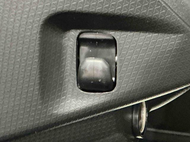 タント Ｘ　アイドリングストップ車　ブレーキサポート　電動ミラー　ナビＴＶ　スマートキーシステム　ＬＥＤライト　キーレスキー　Ｂカメラ　車線逸脱警報　メモリナビ　オートハイビーム　盗難警報装置（12枚目）