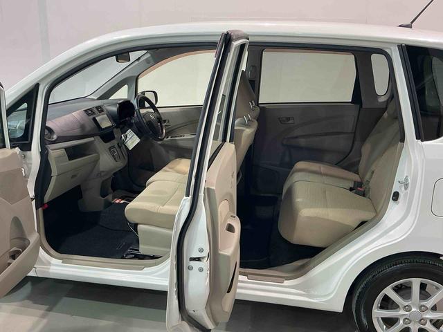 ムーヴ Ｘ　電動ミラー　アイドリングストップ車　デュアルエアバッグ　ＴＶナビ　盗難防止　インテリキー　ＡＷ　ベンチ　キーレスエントリ　エアバック　衝突安全ボディ　ＡＢＳ　オートライト（5枚目）