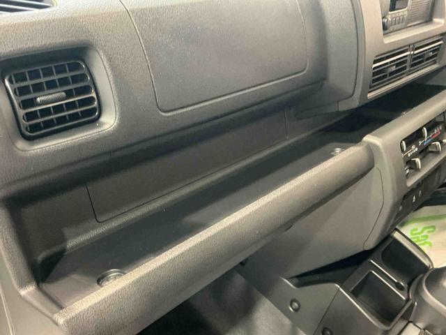 ハイゼットトラック ジャンボスタンダード 切り替え4WD 衝突軽減システム エアバック 車線逸脱警報 デュアルエアバック 横滑り防止装置 コーナーセンサー アイドリングストップ オートマチックハイビーム エアコン オートライト(9枚目)