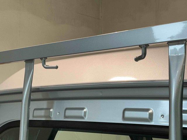 ハイゼットトラック ジャンボスタンダード 切り替え4WD 衝突軽減システム エアバック 車線逸脱警報 デュアルエアバック 横滑り防止装置 コーナーセンサー アイドリングストップ オートマチックハイビーム エアコン オートライト(28枚目)