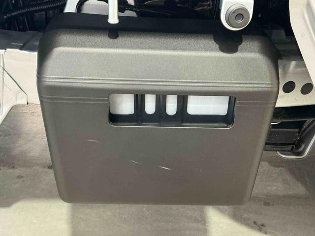 ハイゼットトラック ジャンボスタンダード 切り替え4WD 衝突軽減システム エアバック 車線逸脱警報 デュアルエアバック 横滑り防止装置 コーナーセンサー アイドリングストップ オートマチックハイビーム エアコン オートライト(41枚目)