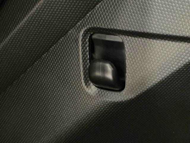 タフト G ダーククロムベンチャー コーナーソナー オートマチックハイビーム LEDライト レーンキープアシスト アイドリングS 電格ミラー キーフリー アルミ スマートキー 衝突安全ボディ ガラスルーフ オートライト(19枚目)