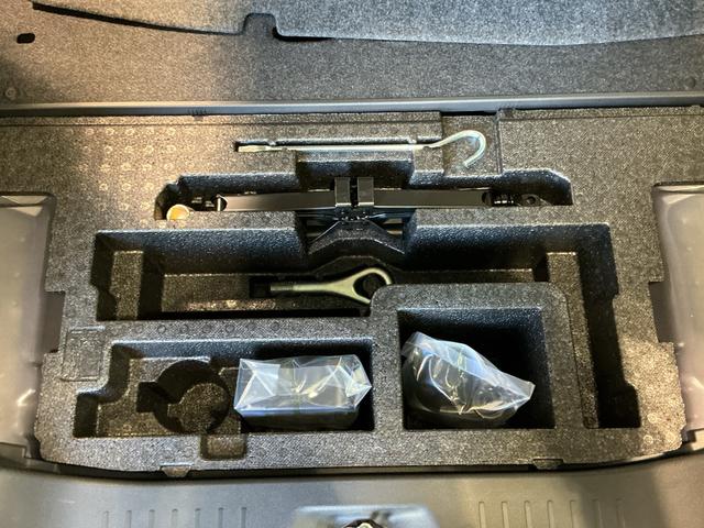 タント カスタムX i-stop 電動格納式ドアミラー 盗難防止 助手席エアバッグ 両側スライド片側電動 インテリキー LED 横滑り防止装置 ベンチシート アルミ エアバック 衝突安全ボディ ABS(28枚目)