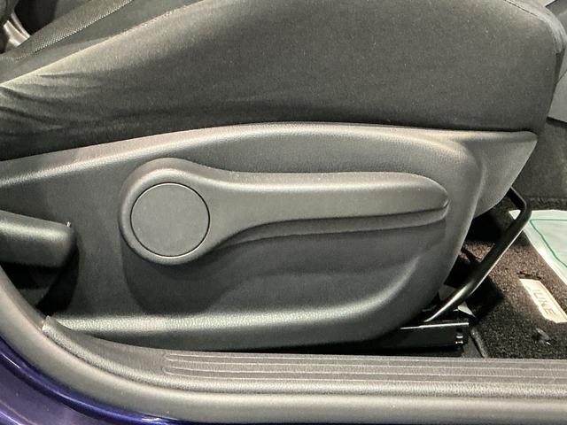 ジューク 16GT FOUR 衝突被害軽減システム 衝突安全ボディ ETC車載器 レーンキープアシスト 電格ミラー 盗難防止システム インテリジェントキー アルミホイール Bカメ オートライト キーレス メモリーナビ(11枚目)