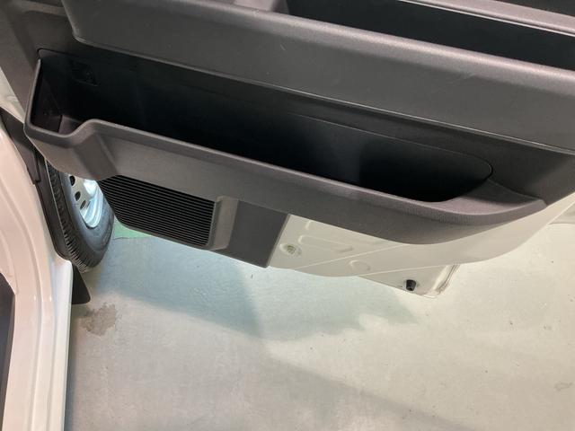 ハイゼットカーゴ DX 踏み間違い防止 Wエアバック セキュリティアラーム キーフリーシステム エコアイドル 車線逸脱警報 切替4WD オートハイビーム オートライト 運転席エアバッグ ABS コーナーセンサ(19枚目)