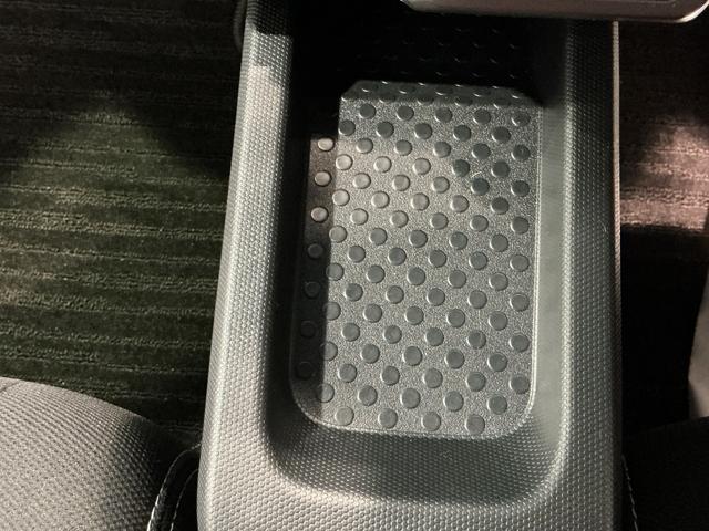 タフト Ｇターボ　ダーククロムベンチャー　車線逸脱警報装置　衝突回避支援ブレーキ　シートヒータ　電動格納ドアミラー　安全ボディ　ＬＥＤ　ナビＴＶ　ムーンルーフ　Ａストップ　オートマチックハイビーム　ターボ車　ＥＴＣ車載器　セキュリティ（27枚目）