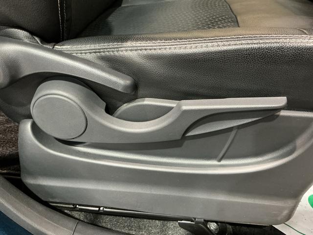 ムーヴ カスタム　ＲＳ　ハイパーリミテッドＳＡＩＩＩ　Ｂカメラ　ＥＳＣ　運転席シートヒーター　オートハイビーム　衝突安全ボディ　セキュリティアラーム　ＬＥＤヘッドライト　ドラレコ　キーフリーシステム　ナビＴＶ　アイドリングストップ　ＥＴＣ（16枚目）