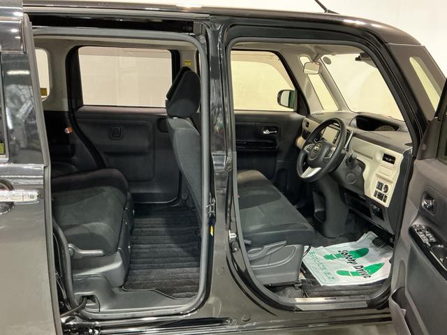 ムーヴキャンバス Ｘブラックインテリアリミテッド　ＳＡＩＩＩ　ナビ　パノラマモニター　セキュリティアラーム　横滑り防止装置　ドライブレコーダー　オートマチックハイビーム　両側パワースライドドア　電動格納ミラー　ベンチシート　アイドリングストップ　キーフリー（6枚目）