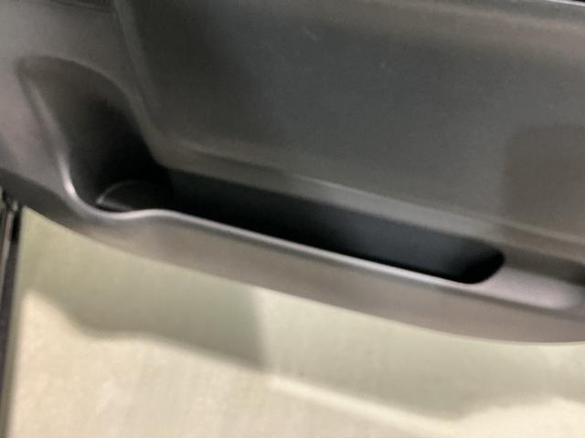 ムーヴキャンバス Ｘブラックインテリアリミテッド　ＳＡＩＩＩ　ナビ　パノラマモニター　セキュリティアラーム　横滑り防止装置　ドライブレコーダー　オートマチックハイビーム　両側パワースライドドア　電動格納ミラー　ベンチシート　アイドリングストップ　キーフリー（20枚目）