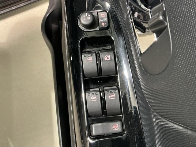 ムーヴキャンバス Ｘブラックインテリアリミテッド　ＳＡＩＩＩ　ナビ　パノラマモニター　セキュリティアラーム　横滑り防止装置　ドライブレコーダー　オートマチックハイビーム　両側パワースライドドア　電動格納ミラー　ベンチシート　アイドリングストップ　キーフリー（30枚目）