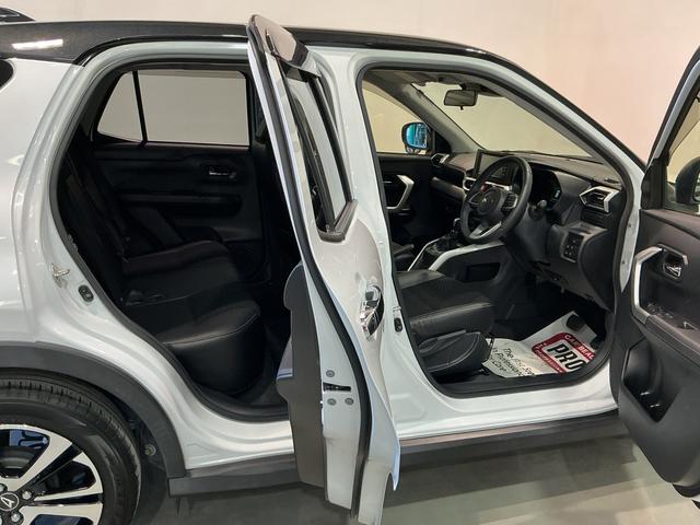 ロッキー プレミアム　衝突軽減システム　シートＨ　ＥＴＣ車載器　車線逸脱警報　スマ－トキ－　Ｂカメラ　アルミホイール　パーキングセンサー　キーフリーシステム　アイドリングストップ機能　ドラレコ　ナビ＆ＴＶ（11枚目）