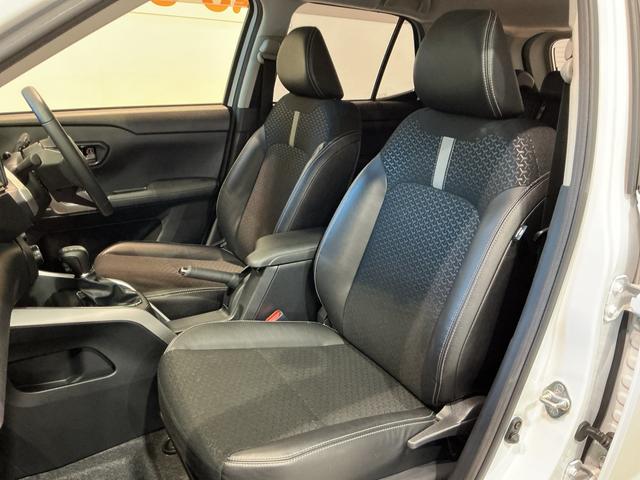 ロッキー プレミアム　衝突軽減システム　シートＨ　ＥＴＣ車載器　車線逸脱警報　スマ－トキ－　Ｂカメラ　アルミホイール　パーキングセンサー　キーフリーシステム　アイドリングストップ機能　ドラレコ　ナビ＆ＴＶ（17枚目）