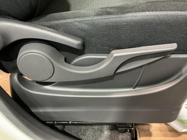 ムーヴキャンバス ＧブラックアクセントＶＳ　ＳＡＩＩＩ　ブレーキサポート　アイドルストップ　イモビライザー　スマートキープッシュスタート　ナビＴＶ　全周囲モニター　レーンキープ　両側電動ドア　ＬＥＤライト　オートライト　オートマチックハイビーム（15枚目）