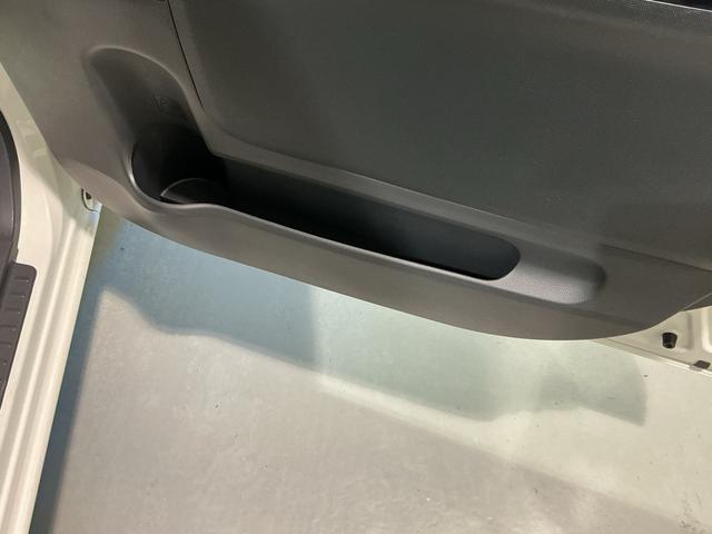 ムーヴキャンバス ＧブラックアクセントＶＳ　ＳＡＩＩＩ　ブレーキサポート　アイドルストップ　イモビライザー　スマートキープッシュスタート　ナビＴＶ　全周囲モニター　レーンキープ　両側電動ドア　ＬＥＤライト　オートライト　オートマチックハイビーム（24枚目）