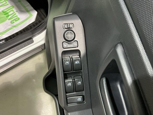 タフト Ｘ　電動ミラー　ハイビームアシスト　安全ボディ　キーフリー　レーンキープ　ＬＥＤヘッドライト　ガラスルーフ　スマートキ－　オートライト　アイドリング　セキュリティ　衝突軽減ブレーキ（27枚目）