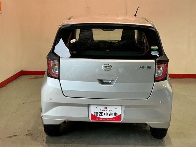 ミライース L SAIII アイドリングSTOP 衝突防止 イモビライザー Wエアバッグ 横滑防止 レーンキープアシスト オートハイビーム 運転席エアバック ABS 衝突安全ボディ メンテナンスノート(4枚目)