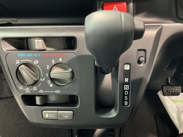 ミライース L SAIII アイドリングSTOP 衝突防止 イモビライザー Wエアバッグ 横滑防止 レーンキープアシスト オートハイビーム 運転席エアバック ABS 衝突安全ボディ メンテナンスノート(30枚目)