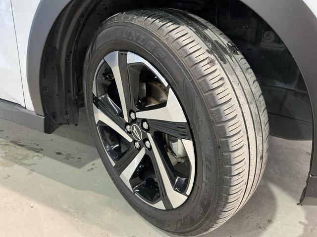 ��p�̃G���W���N���[�i�[�őS�̂ɕ���������𕂂����܂��B�{���l�b�g���Ȃǂ̉���𒆐S�Ƀu���V�������s���A��򂵃G�A�u���[�Ŏd�グ�Ă���܂��B