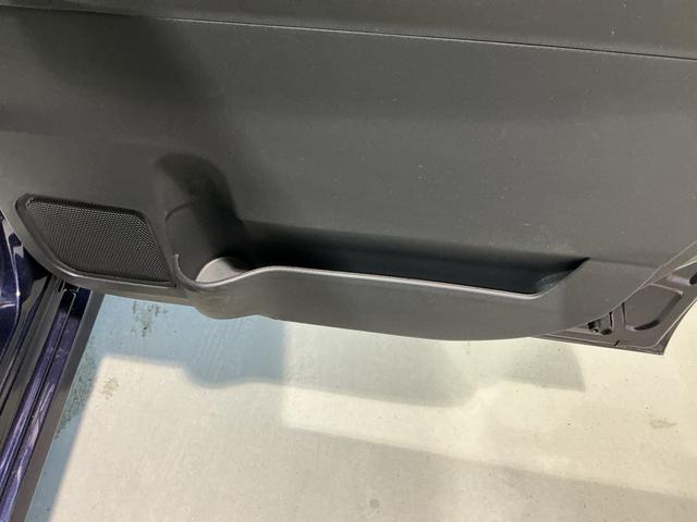 タント カスタムＸ　衝突軽減ブレーキ　リアコーナーセンサー　車線逸脱防止　アイドリングストップ機能　Ｂカメラ　ナビＴＶ　盗難警報装置　ＬＥＤ　キーレスエントリー　前席シートヒーター　オートＬＥＤ　スマキー（20枚目）