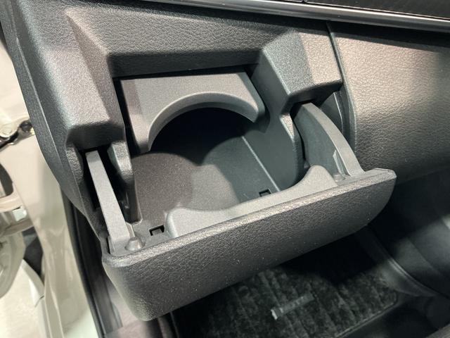 ノート Ｓ　スマキー　ＥＴＣ車載器　ナビＴＶ付き　リモコンキー　ＡＢＳ　エアバッグ　電格ミラー　横滑り防止機能　ＬＥＤライト　イモビライザー　Ｂカメ　メモリーナビ　衝突安全ボディ（23枚目）