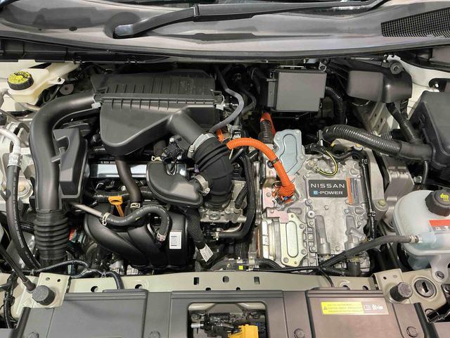 ノート Ｓ　スマキー　ＥＴＣ車載器　ナビＴＶ付き　リモコンキー　ＡＢＳ　エアバッグ　電格ミラー　横滑り防止機能　ＬＥＤライト　イモビライザー　Ｂカメ　メモリーナビ　衝突安全ボディ（45枚目）