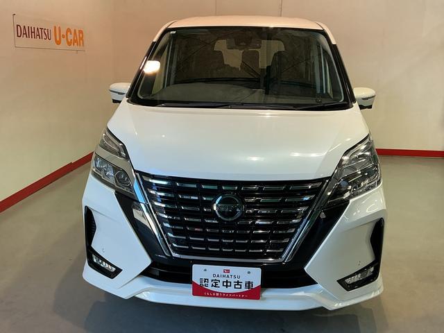 セレナ ハイウェイスターＶ　タバコ臭あり　アラウンドビュ－　アルミ　衝突被害軽減　Ｗエアコン　エアバッグ　両側オートスライドドア　インテリジェントキー　メモリーナビ　ナビＴＶ　ドラレコ　Ｗエアバッグ　電格ミラー（7枚目）