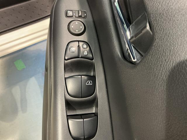 セレナ ハイウェイスターＶ　タバコ臭あり　アラウンドビュ－　アルミ　衝突被害軽減　Ｗエアコン　エアバッグ　両側オートスライドドア　インテリジェントキー　メモリーナビ　ナビＴＶ　ドラレコ　Ｗエアバッグ　電格ミラー（33枚目）