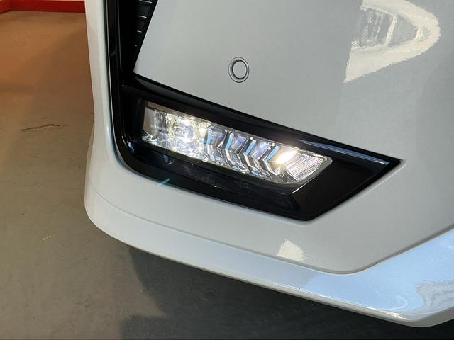 セレナ ハイウェイスターＶ　タバコ臭あり　アラウンドビュ－　アルミ　衝突被害軽減　Ｗエアコン　エアバッグ　両側オートスライドドア　インテリジェントキー　メモリーナビ　ナビＴＶ　ドラレコ　Ｗエアバッグ　電格ミラー（51枚目）