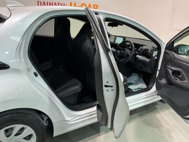 ヤリス ハイブリッドＧ　ナビゲーションシステム　　バックカメラ　ソナーセンサー　ＥＶ切り替え　ＬＥＤヘッドライト　電動格納ドアミラー　クルーズコントロール（10枚目）