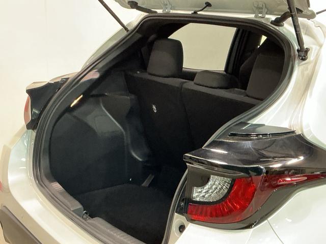 ヤリス ハイブリッドＧ　ナビゲーションシステム　　バックカメラ　ソナーセンサー　ＥＶ切り替え　ＬＥＤヘッドライト　電動格納ドアミラー　クルーズコントロール（19枚目）