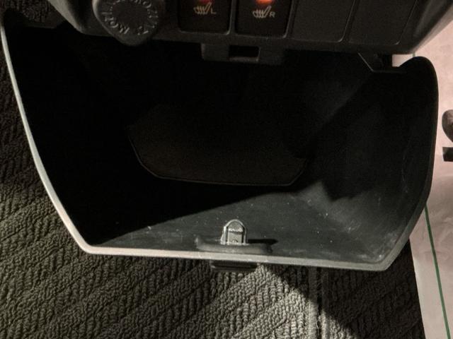 ルーミー カスタムＧ　バックモニタ　横滑り防止システム　運転席助手席エアバック　障害物ソナー　電動格納式ミラー　スマ－トキ－　Ａ－ＳＴＯＰ　エアバック　シ－トヒ－タ－　衝突安全ボディ　ＬＥＤライト　キーフリー（27枚目）